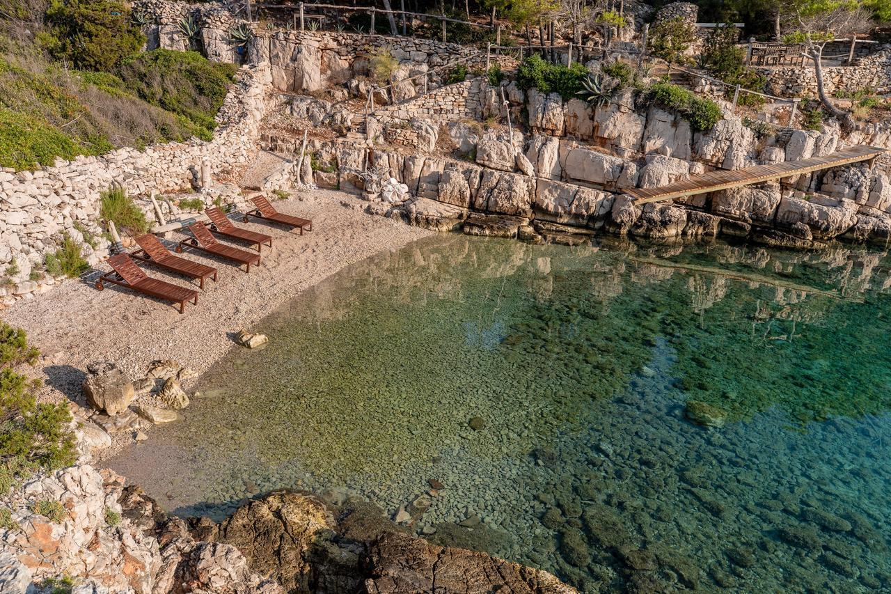 Plage Cachee - Glamping Vrboska Exterior foto
