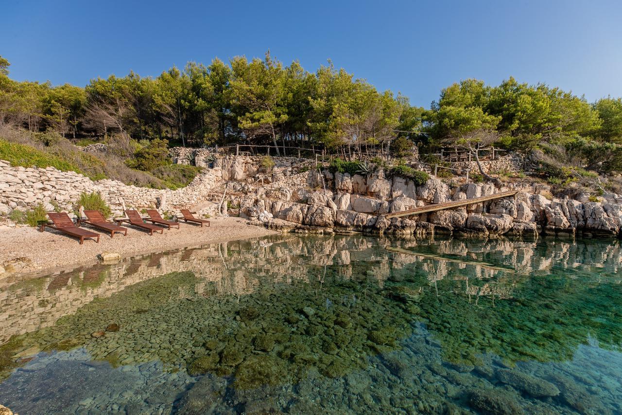 Plage Cachee - Glamping Vrboska Exterior foto