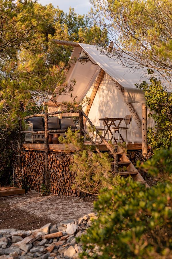 Plage Cachee - Glamping Vrboska Exterior foto