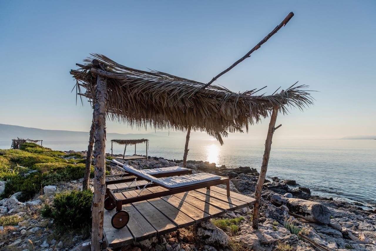 Plage Cachee - Glamping Vrboska Exterior foto