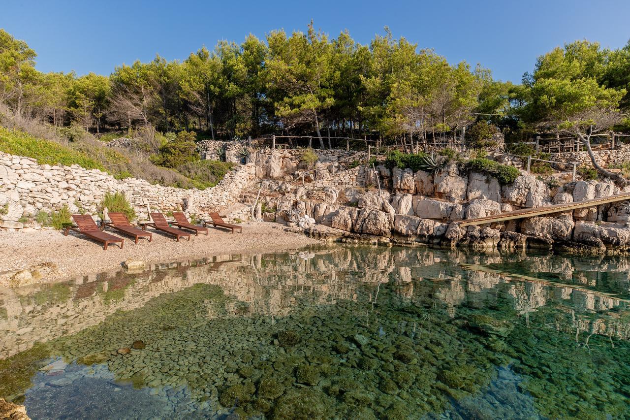 Plage Cachee - Glamping Vrboska Exterior foto